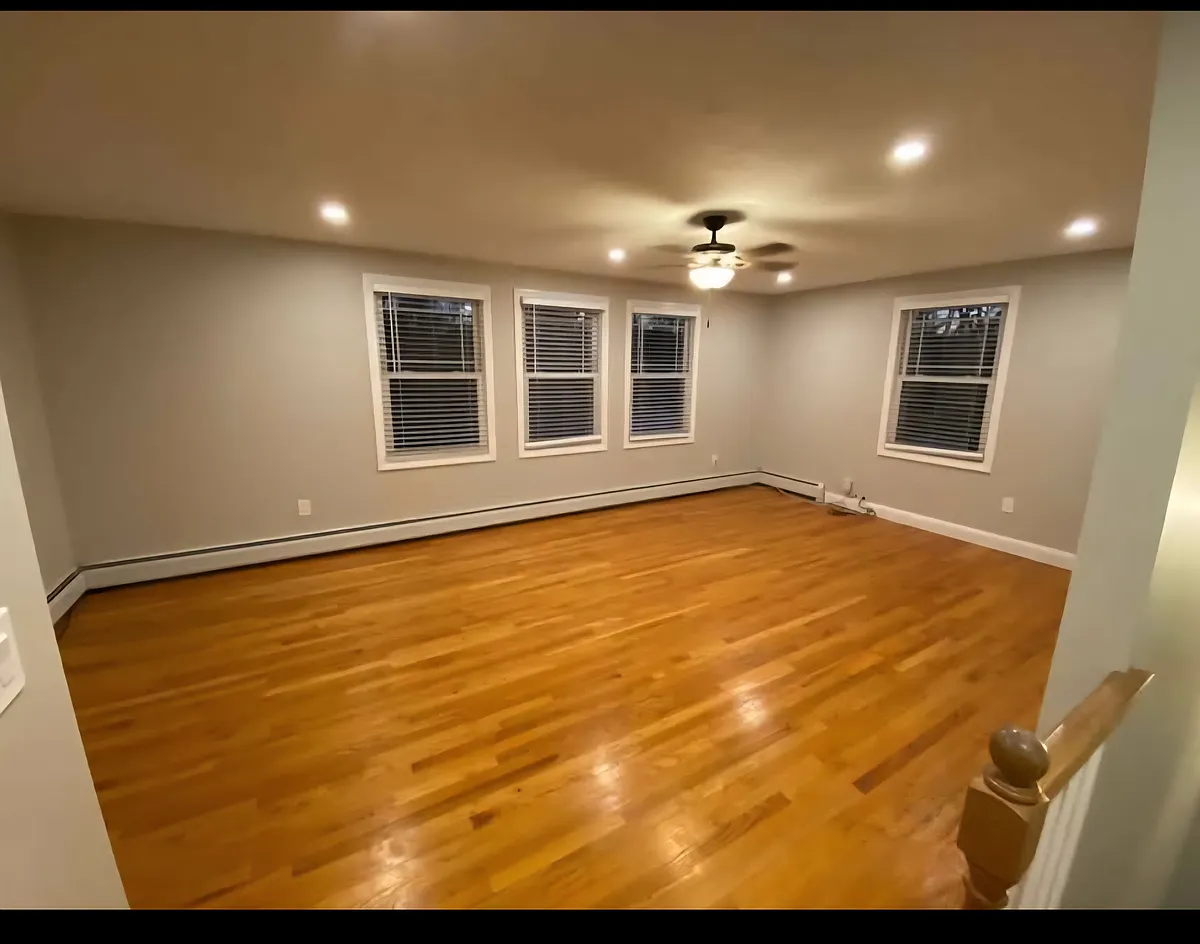 Building Photo - 152 Dewey Ave #0