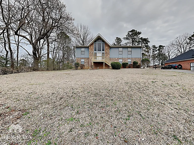 9925 Miller Ave — Photo 1