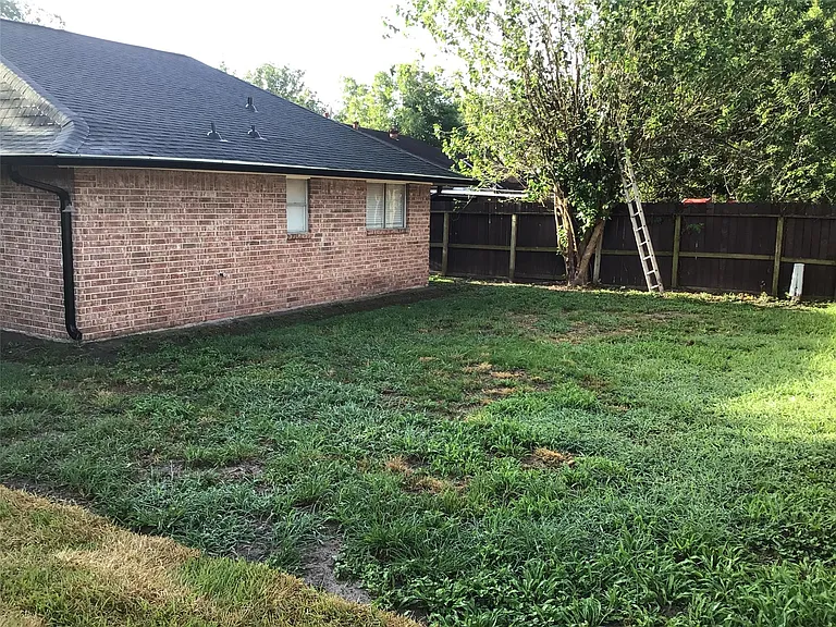 10531 Tilbrook Dr — Photo 18