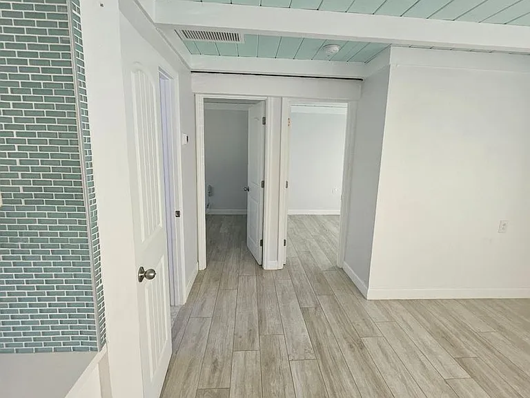 360 W Fray St — Photo 18