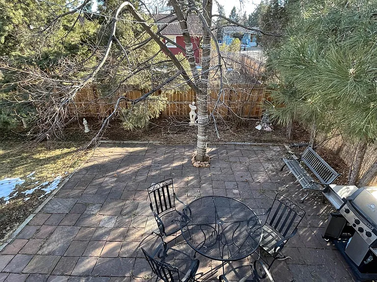 1390 Claremont Dr — Photo 19