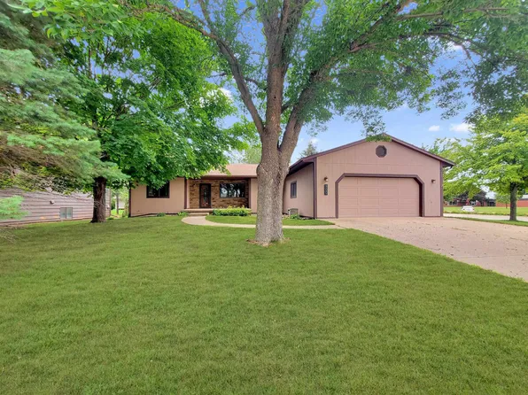 800 28th St, Spirit Lake, IA 51360
