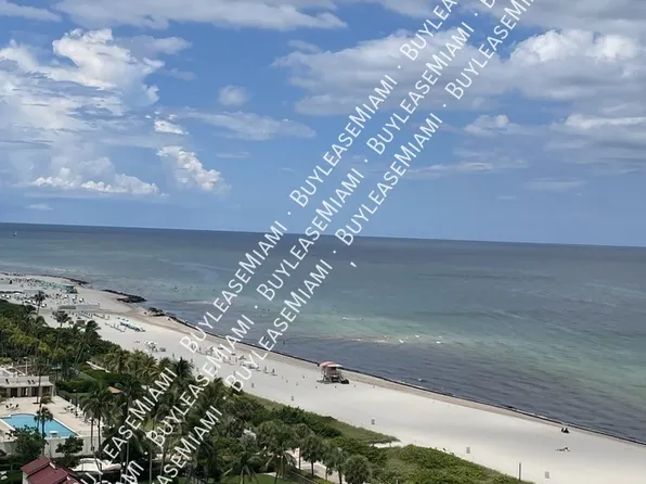 2457 Collins Ave, Miami Beach, FL 33140