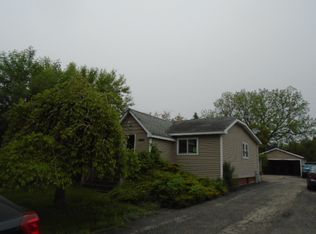 36463 N Maple Ave, Ingleside, IL 60041