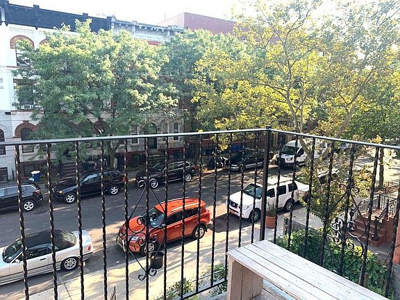 3rd image of 701 Jefferson Ave #3R
