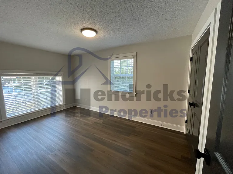 967 Little John Rd — Photo 15