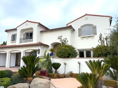 2098 E Queens Gate Way, Fresno, CA, 93730