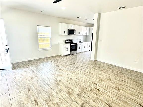 2nd image of 1104 W Jesse St #4