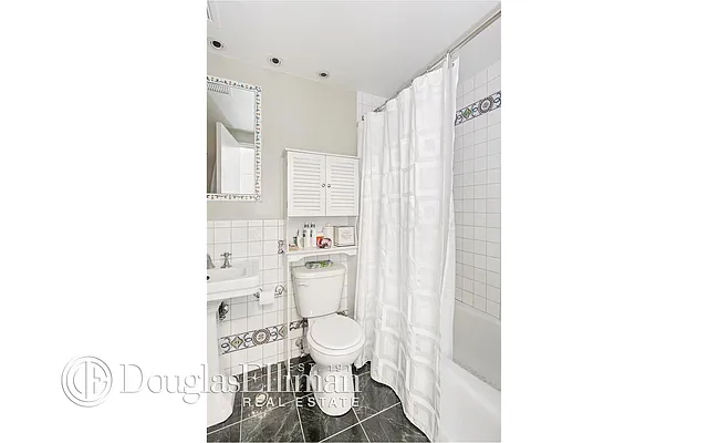 Rented by Douglas Elliman | media 28