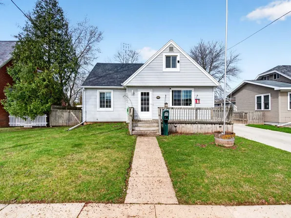 1013 Harrison St, Neenah, WI 54956