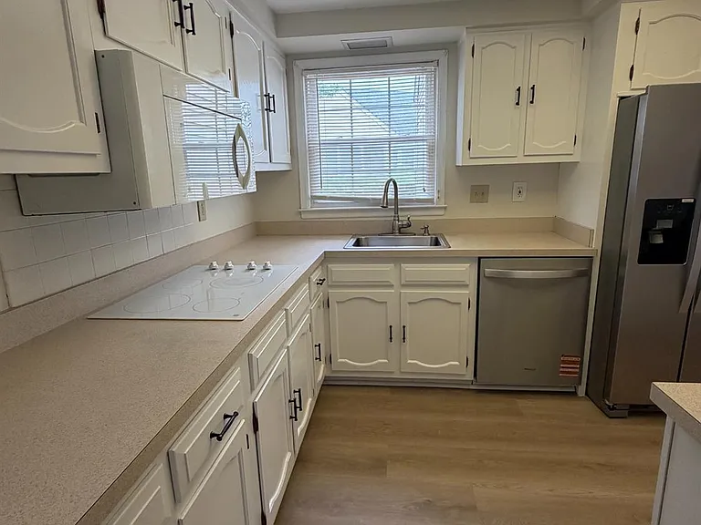 493B Somerset Ln — Photo 4