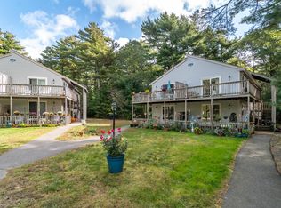 70 Cape Dr APT 13D, Mashpee, MA 02649