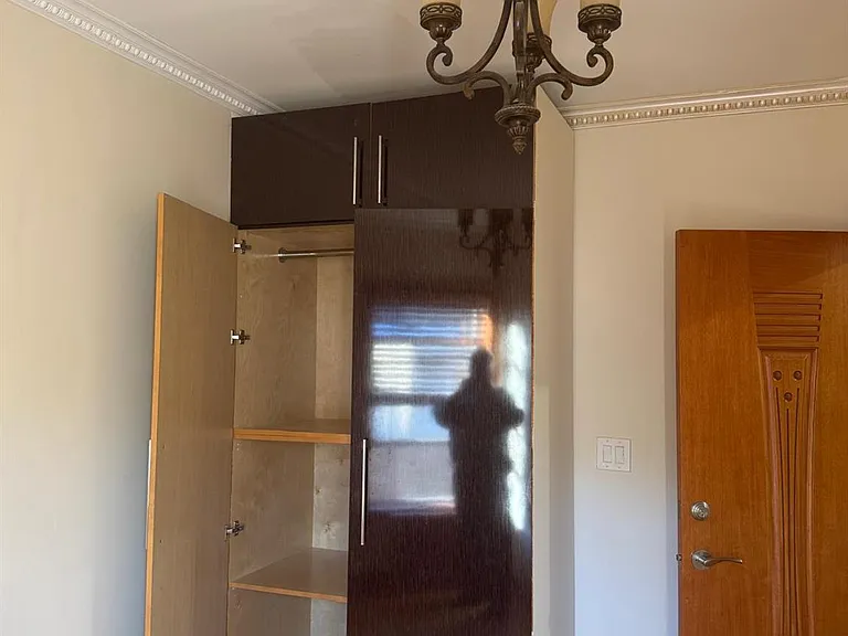 138-54 Hoover Ave #3R — Photo 10