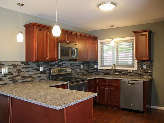 3rd image of 8504 Hedgeway Dr