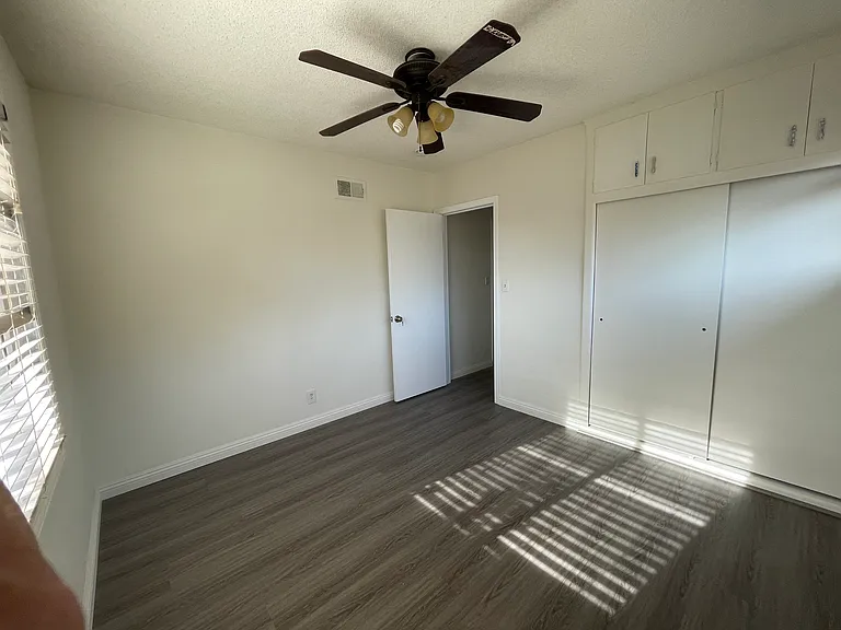 212 N Pasadena Ave — Photo 11