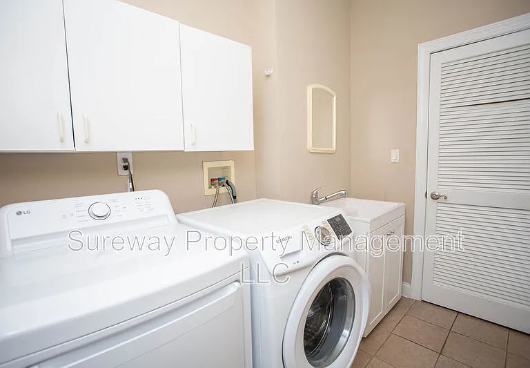 7 Amaryllis Ln — Photo 16