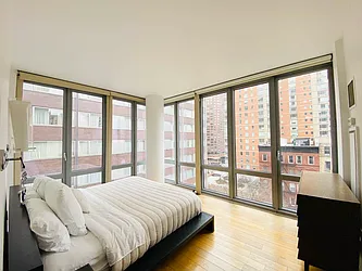 Rented by R New York