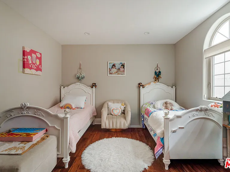 1835 Pandora Ave #302 — Photo 32