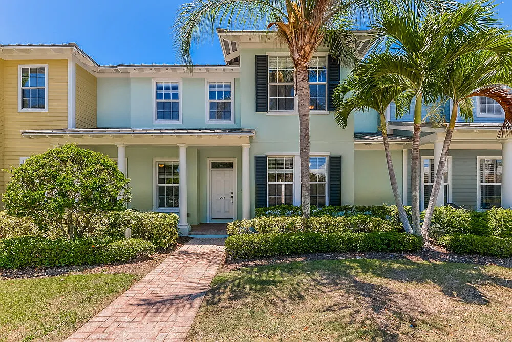 4 bed, 2.5 bath, 2450 sqft, $2,165 — Photo 1