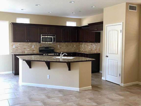3rd image of 2404 Chardonnay Pl