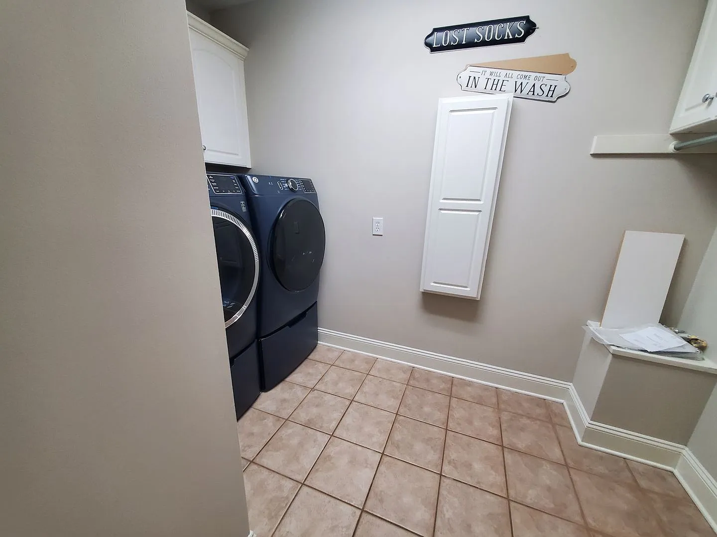 Coming Soon! Executive 4br Home Featuring 4.5 Baths & Walk-In Closets — Photo 4