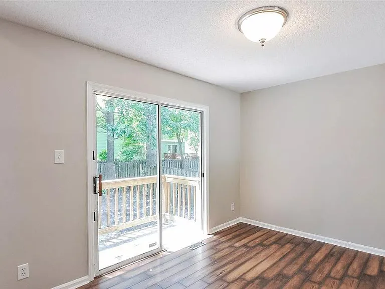 207 Mint Hill Dr — Photo 12