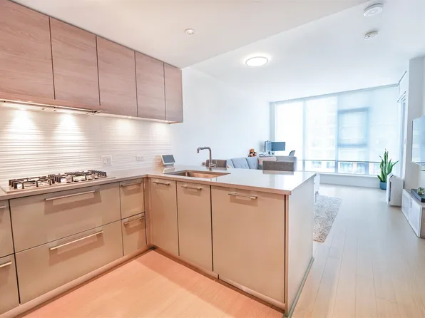 7358 Edmonds St #903, Burnaby, BC V3N 0H1