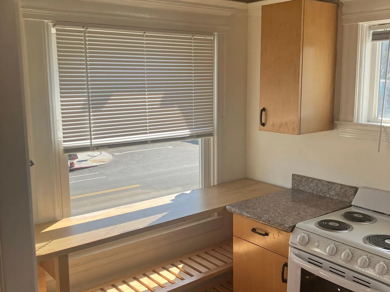 1 bed, 600 sqft, $1,800 — Photo 2