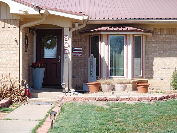 2nd image of 900 Country Club Rd