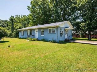 704 S Main St, English, IN