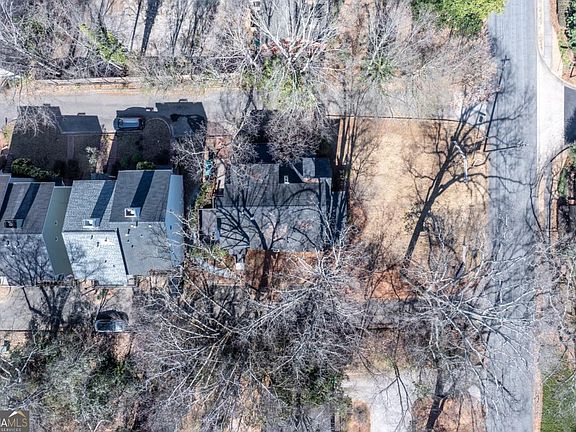 3rd image of 2413 Charleston Oaks Ln