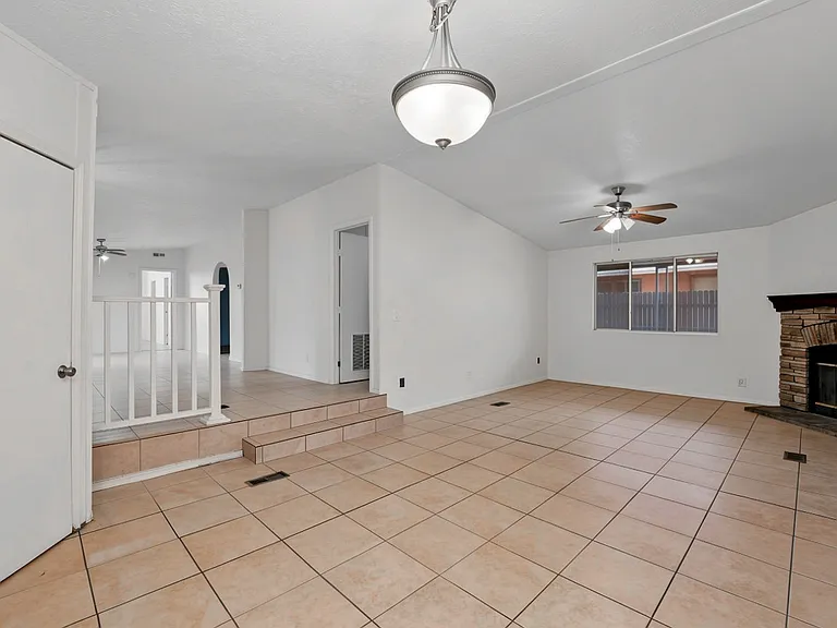 13507 W Stella Ln — Photo 14
