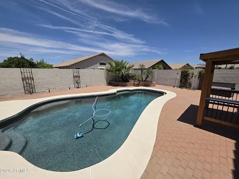 2442 E Nathan Way — Photo 2