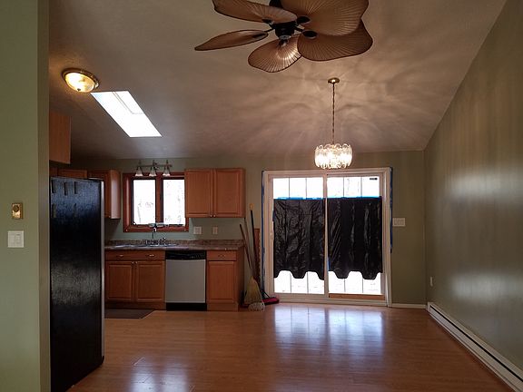 3rd image of 24 Deerfield Dr