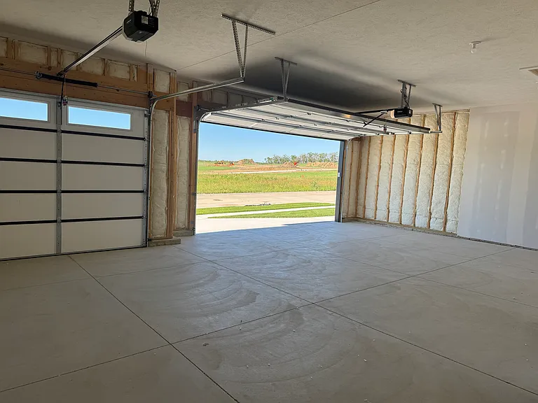 200 W Agnes Dr — Photo 22