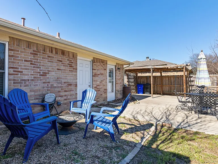 2918 Clover Ln — Photo 15