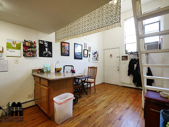 4th image of 559 20th St APT 1A