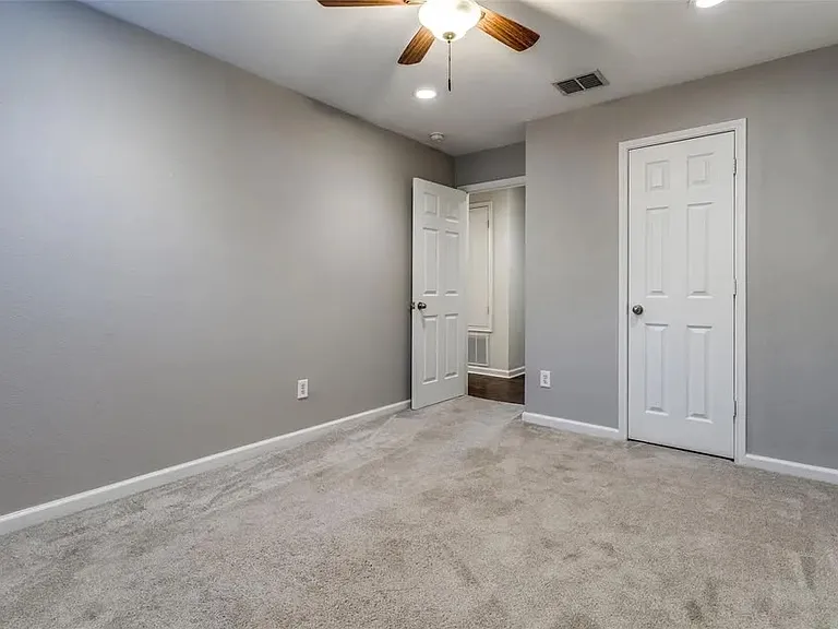 1217 Caroline Dr — Photo 20