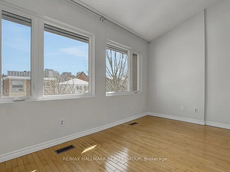 261 Bruyere St — Photo 26