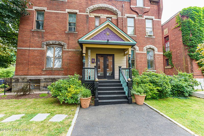 4th image of 48 Johnston Avenue