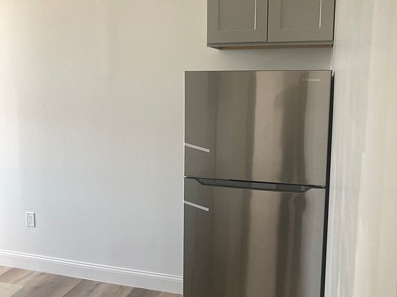 4th image of 6815 11th Ave #4