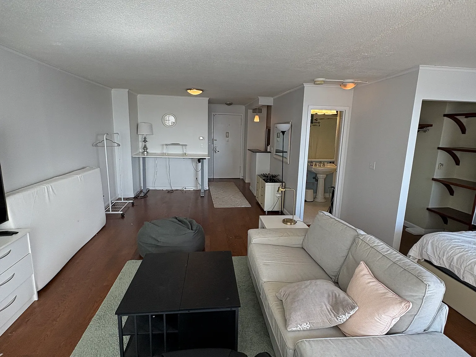 Studio, 1.0 bath, 605 sqft, $3,000 — Photo 4