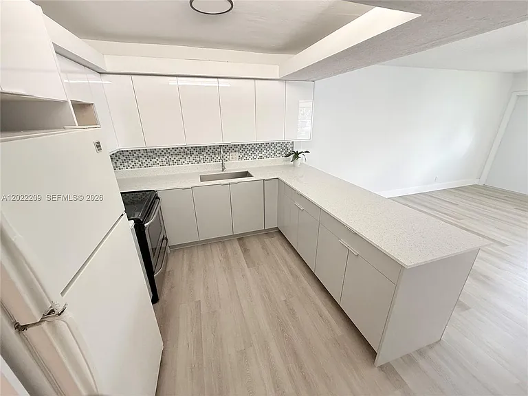 1309 NW 8th Ave — Photo 16