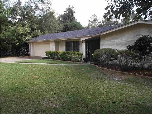 2nd image of 610 Mangum Ave