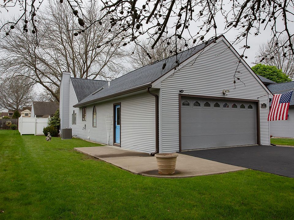 1st image of 225 Loretta Ln