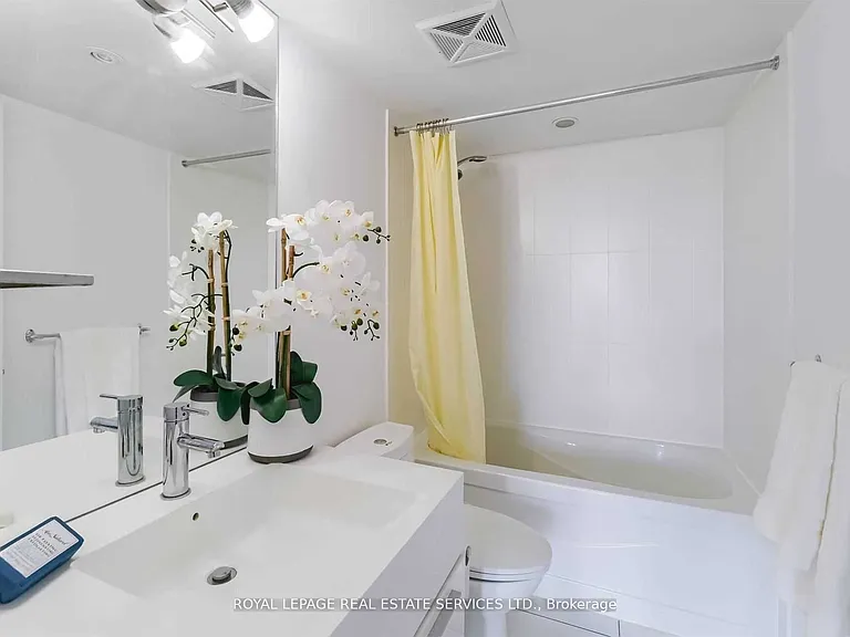 25 Capreol Ct #1105 — Photo 19