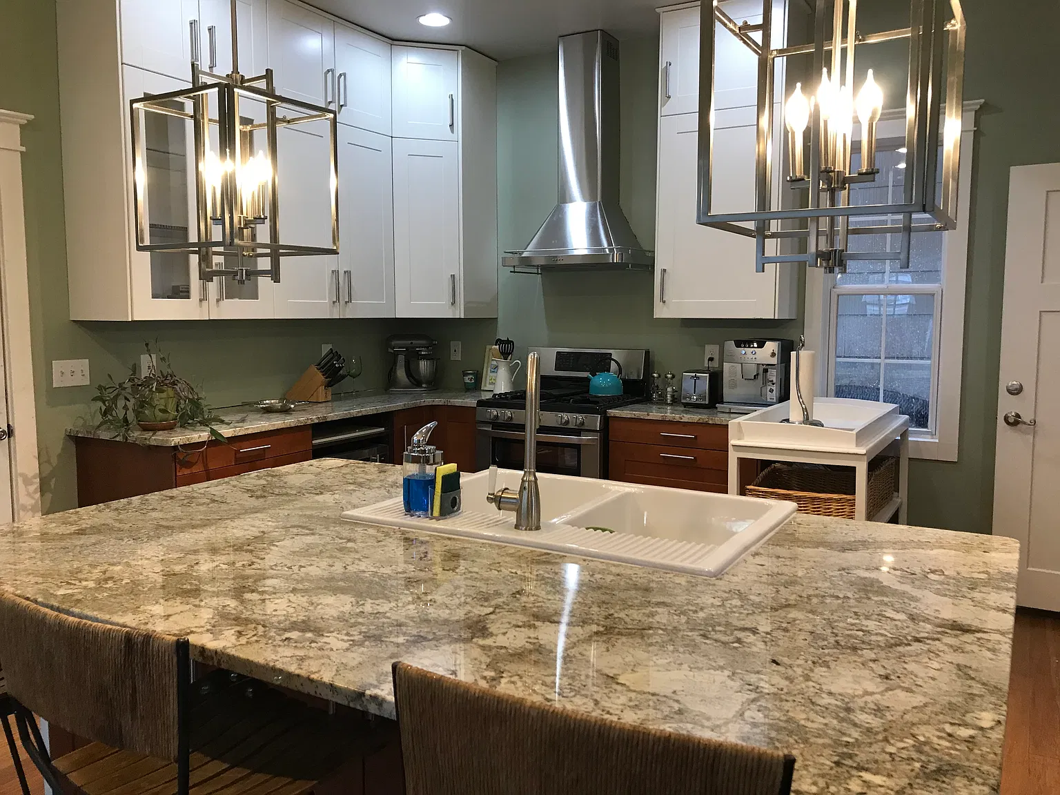 1 bed, 1.5 bath, 1336 sqft, $2,095 — Photo 2
