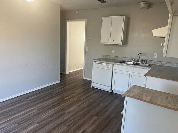 3rd image of 3110 Redwood St