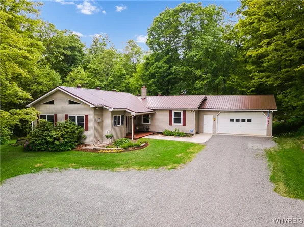 9485 Peck Hill Rd, Gowanda, NY 14070