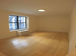 30 Ocean Pkwy #70, Brooklyn, NY 11218